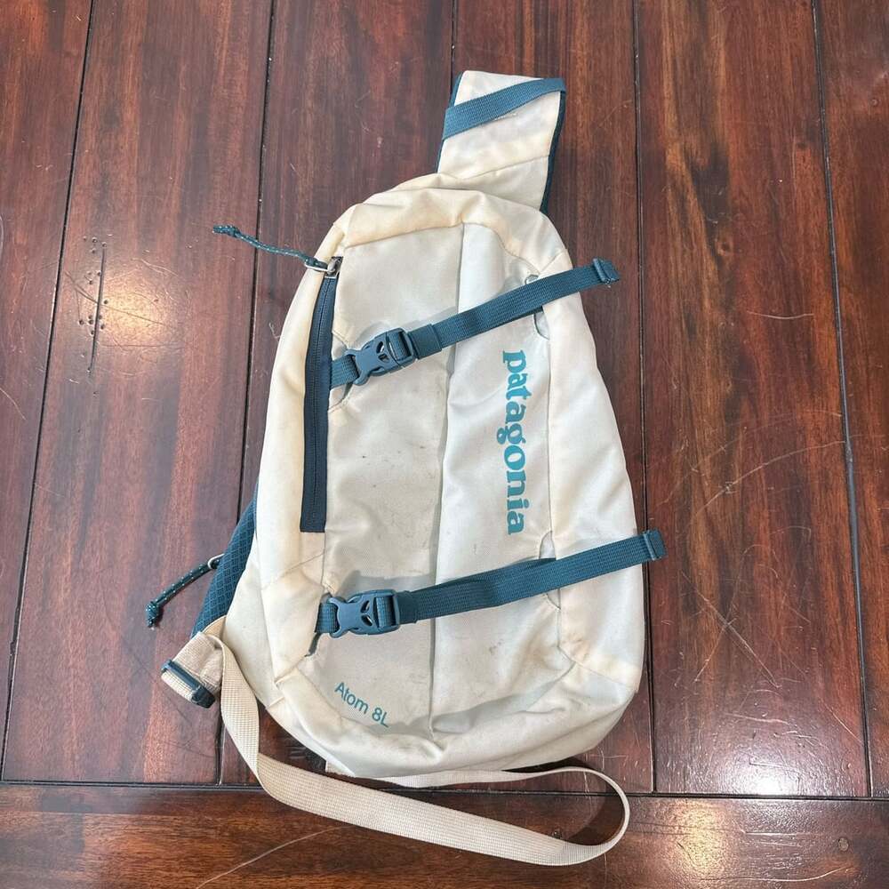 Patagonia Atom Sling 8L Size All White Crossbody Bag